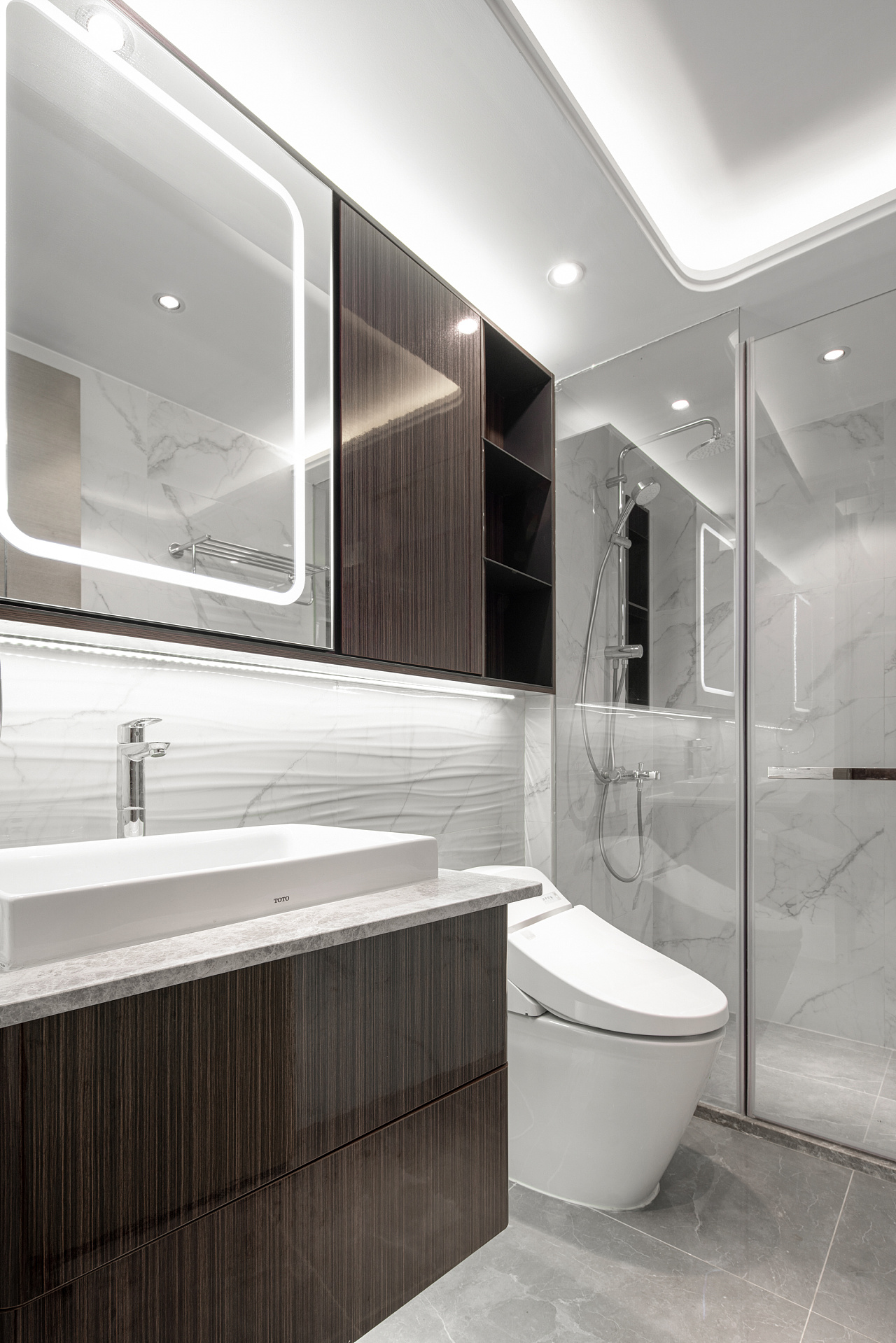 現代時尚，質感輕奢